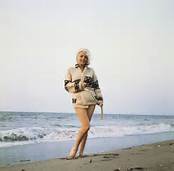El famoso suéter de Marilyn Monroe fue hecho en México